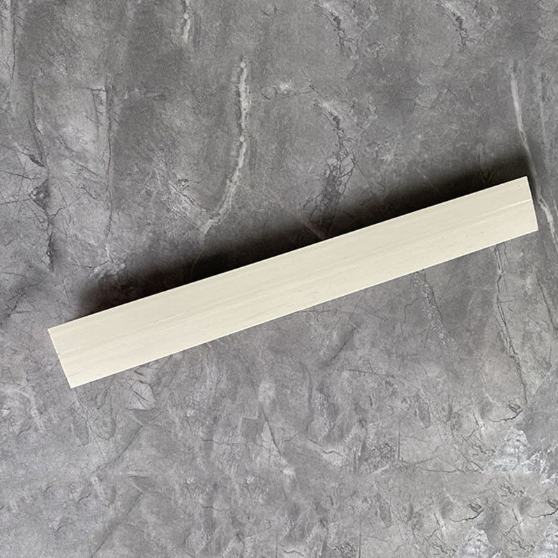 Länge 2m 2.7m 3m PVC-Fussleiste-Plastik für Supermarkt-Anwendung